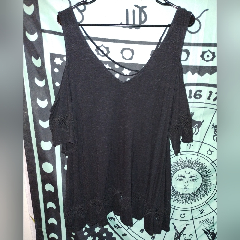 Torrid 3X Elegant Black Cold Shoulder Top